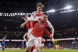 Viktor Gyökeres và Max Dowman giúp Arsenal giành chiến thắng.