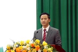 Tân Chủ tịch UBND tỉnh Thái Nguyên Vương Quốc Tuấn phát biểu nhận nhiệm vụ. (Ảnh: Trần Trang/TTXVN)