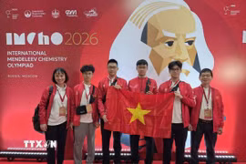 Đoàn Việt Nam chụp ảnh lưu niệm trước Lễ khai mạc. (Ảnh: Trần Hải/TTXVN)