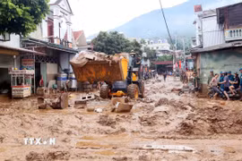 Lũ quét, sạt lở đất có thể gây tác động rất xấu đến môi trường, uy hiếp tính mạng của người dân. (Ảnh: Quang Quyết/TTXVN)