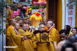 Xá lợi Phật được tôn trí tại chùa Quán Sứ từ ngày 13/5 đến 16/5. (Ảnh: Hoài Nam/Vietnam+)