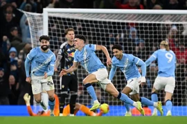 Man City chiến thắng để vươn lên vị trí thứ 2 Premier League.