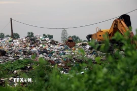Một khu tập kết rác thải. (Ảnh: Kim Há/TTXVN)
