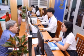 Cán bộ phường tiếp công dân. (Ảnh minh họa: Văn Điệp/TTXVN)