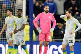 Man City đang bất lợi trong cuộc đua vô địch với Arsenal. (Nguồn: AP)