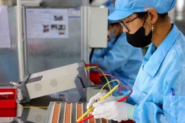 Sản xuất linh kiện điện tử. (Nguồn: TTXVN)