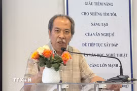 Cách chức tất cả các chức vụ trong Đảng đối với Chủ tịch Hội Nhà văn Việt Nam Nguyễn Quang Thiều. (Ảnh: Thu Hương/TTXVN)