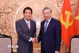 Tổng Bí thư Tô Lâm tiếp ông Sugi Ryotaro, nguyên Đại sứ đặc biệt Việt Nam-Nhật Bản. (Ảnh: Văn Điệp/TTXVN)