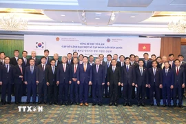 Tổng Bí thư Tô Lâm gặp gỡ lãnh đạo một số Tập đoàn lớn của Hàn Quốc. (Ảnh: Thống Nhất/TTXVN)