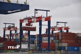Cảng hàng hóa ở Long Beach, California, Mỹ. (Ảnh: THX/TTXVN)