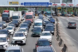 Giao thông cửa ngõ Thành phố Hồ Chí Minh tăng cao ngày cuối kỳ nghỉ Tết. (Ảnh: Hồng Đạt/TTXVN)