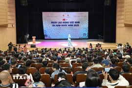 Quang cảnh ngày hội trong Hội trường Đại học JangAn. (Ảnh: Đức Thắng/TTXVN)