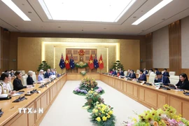 Thủ tướng Phạm Minh Chính hội kiến Toàn quyền Australia Sam Mostyn. (Ảnh: Dương Giang/TTXVN)