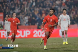 Nguyễn Xuân Son ra mắt ấn tượng, đưa tuyển Việt Nam vào bán kết AFF Cup 2024. (Ảnh: Minh Quyết/TTXVN)