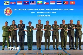 Thượng tướng Nguyễn Văn Nghĩa (thứ tư, từ trái qua) tham dự Hội nghị ACAMM-26. (Ảnh: TTXVN phát)