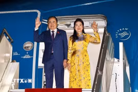 Chủ tịch Quốc hội Trần Thanh Mẫn và Phu nhân đến Yerevan, bắt đầu thăm chính thức Cộng hòa Armenia. (Ảnh: Doãn Tấn/TTXVN)