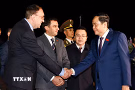 Lễ đón Chủ tịch Quốc hội Trần Thanh Mẫn và Phu nhân tại Sân bay quốc tế Zvartnots, Thủ đô Yerevan, Cộng hòa Armenia. (Ảnh: Doãn Tấn/TTXVN)