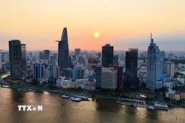 Trung tâm Quận 1 bên sông Sài Gòn nằm trong đô thị trung tâm. (Ảnh: Hồng Đạt/TTXVN)