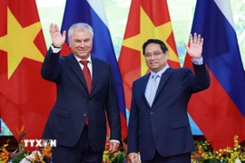 Thủ tướng Phạm Minh Chính hội kiến Chủ tịch Duma Quốc gia Quốc hội Liên bang Nga Vyacheslav Volodin. (Ảnh: Dương Giang/TTXVN)