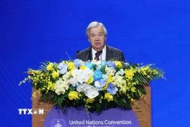 Tổng Thư ký Liên hợp quốc António Guterres phát biểu tại Phiên khai mạc cấp cao Lễ mở ký Công ước Hà Nội. (Ảnh: TTXVN)