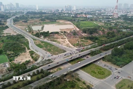 Đoạn đường Lê Quang Đạo kéo dài có điểm đầu giao với Đại lộ Thăng Long. (Ảnh: Quốc Khánh/TTXVN)