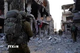 Lực lượng Phòng vệ Israel (IDF)thực hiện chiến dịch tấn công vào thành phố Gaza. (Ảnh: IRNA/TTXVN)