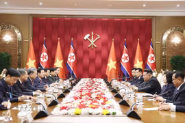 Tổng Bí thư Tô Lâm hội đàm với Tổng Bí thư, Chủ tịch Quốc vụ CHDCND Triều Tiên Kim Jong Un. (Ảnh: Thống Nhất/TTXVN)