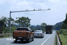 Camera giám sát vi phạm trật tự an toàn giao thông. (Ảnh: Anh Tuấn/TTXVN)