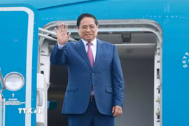 Lễ tiễn Thủ tướng Phạm Minh Chính lên đường tham dự Hội nghị thường niên các nhà tiên phong lần thứ 16 của WEF và làm việc tại Trung Quốc. (Ảnh: Dương Giang/TTXVN)