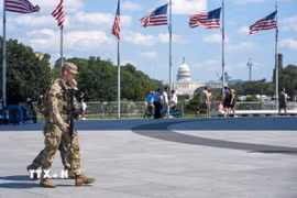 Lực lượng Vệ binh Quốc gia gác tại Washington, D.C., Mỹ. (Ảnh: THX/TTXVN)
