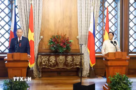 Tổng Bí thư, Chủ tịch nước Tô Lâm và Tổng thống Philippines Ferdinand Romualdez Marcos Jr. tại cuộc gặp gỡ báo chí, thông báo kết quả hội đàm. (Ảnh: Thống Nhất/TTXVN)