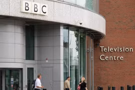Trụ sở hãng tin BBC ở London, Anh. (Ảnh: AFP/TTXVN)