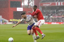 Nottingham Forest và Aston Villa sẽ đối đầu ở bán kết Europa League.