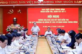 Chủ tịch Quốc hội Trần Thanh Mẫn, Trưởng Đoàn kiểm tra, giám sát số 11 của Bộ Chính trị phát biểu chỉ đạo Hội nghị. (Ảnh: Phương Hoa/TTXVN)