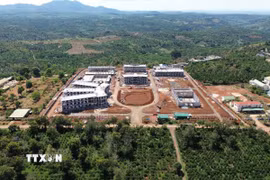 Công trường xây dựng trường Phổ thông nội trú liên cấp Tiểu học và Trung học cơ sở Thuận An (Lâm Đồng). (Ảnh: Nguyễn Huy Thành/TTXVN)