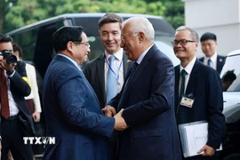 Thủ tướng Phạm Minh Chính hội kiến Chủ tịch Hội đồng châu Âu António Costa. (Ảnh: Dương Giang/TTXVN)