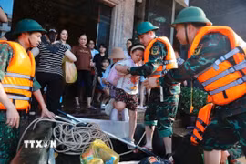 Cứu hộ giúp nhân dân vùng ngập lụt tỉnh Thái Nguyên, hồi tháng 11/2025. (Ảnh minh họa: Minh Quyết/TTXVN)