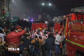 Hiện trường vụ nổ gần Pháo đài Đỏ ở New Delhi, Ấn Độ, ngày 10/11/2025. (Ảnh: THX/TTXVN)