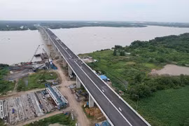 Cầu Nhơn Trạch, thuộc đường Vành đai 3 Thành phố Hồ Chí Minh đoạn qua Đồng Nai. (Ảnh: Công Phong/TTXVN)