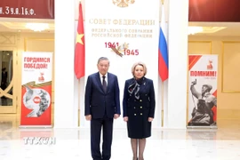 Tổng Bí thư Tô Lâm và Chủ tịch Hội đồng Liên bang, Quốc hội Liên bang Nga Valentina Matviyenko chụp ảnh chung. (Ảnh: Thống Nhất/TTXVN)