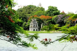 Hồ Hoàn Kiếm. (Ảnh: Ðình Na/TTXVN)