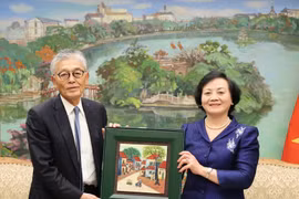 Phó Thủ tướng Phạm Thị Thanh Trà và ông Honna Hitoshi, Chủ tịch kiêm Tổng Giám đốc Tập đoàn Erex (Nhật Bản). (Nguồn: Báo Chính phủ)