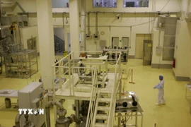 Nhân viên kỹ thuật Iran làm việc bên trong cơ sở hạt nhân Isfahan, nằm cách thủ đô Tehran khoảng 420km về phía Nam. (Ảnh: The Times of Israel/TTXVN)