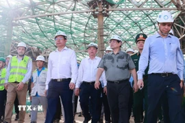 Thủ tướng Phạm Minh Chính kiểm tra tiến độ thi công Dự án Cảng hàng không quốc tế Long Thành. (Ảnh: Dương Giang/TTXVN)