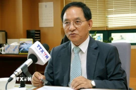 Giáo sư Lee Jai Hee, Hiệu trưởng Viện Cao học Ngôn ngữ Quốc tế (IGSE) Seoul trả lời phỏng vấn của phóng viên TTXVN tại Hàn Quốc về chuyến thăm. (Ảnh: Trường Giang/TTXVN)