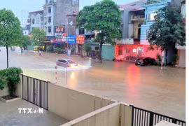Mưa lớn gây ngập ở Thái Nguyên. (Ảnh: Trần Trang/TTXVN)