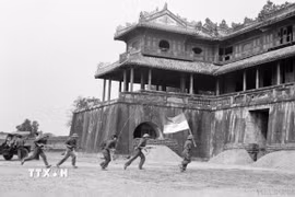 Tỉnh Thừa Thiên-Huế (nay là Thành phố Huế) hoàn toàn giải phóng. (Ảnh: TTXVN)
