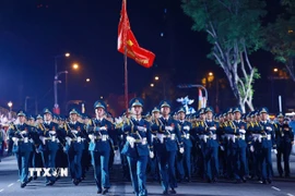 Các lực lượng lần lượt vào vị trí. (Ảnh: TTXVN)