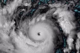 Bão SINLAKU đang tiếp tục mạnh lên, có thể đạt cấp siêu bão