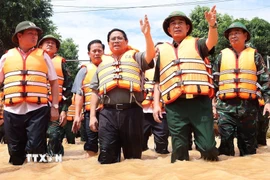 Thủ tướng Phạm Minh Chính chỉ đạo công tác cứu hộ, cứu nạn tại Thái Nguyên. (Ảnh: Dương Giang/TTXVN)